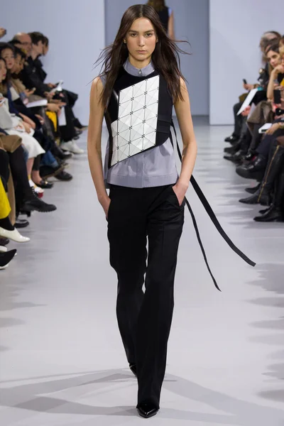 Look 3